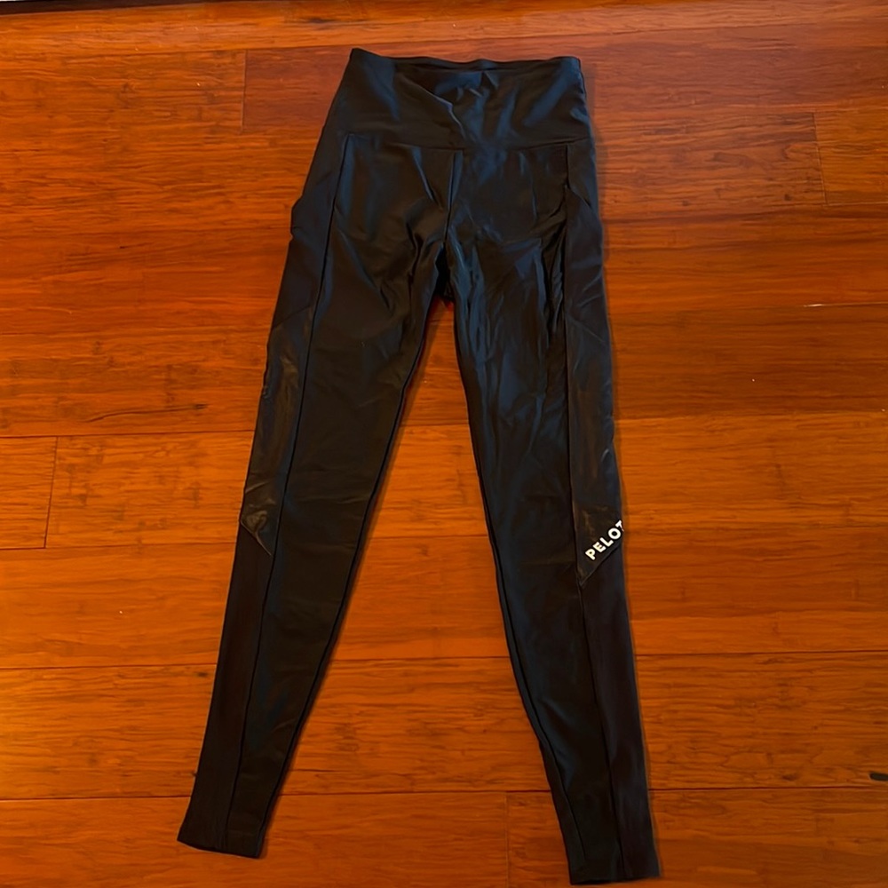 Like new peloton shine high waisted leggings
